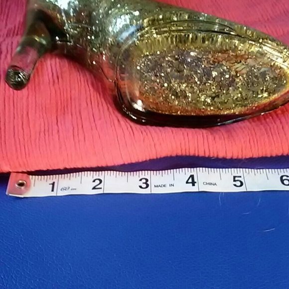 Glass gold glitter filled high heeled shoe - Picture 6 of 8